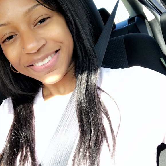 Meet your Posher, Mckenzie - Picture 1 of 1